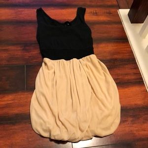 👗 Black and Tan dress 👗